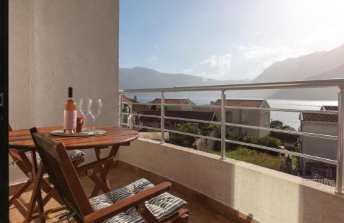 Risan Apartment | Seaview apartment Risinium