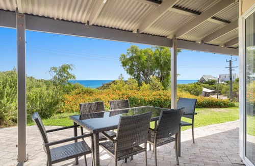Peppermint Grove Beach House | Seaview Beach House by Peppy Beach Retreats® (10 Adults), Beach House