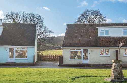 Seaview House | Seaview Beach Cottage, 3 Bedrooms Sleeps 5 200 Yards From The Beach