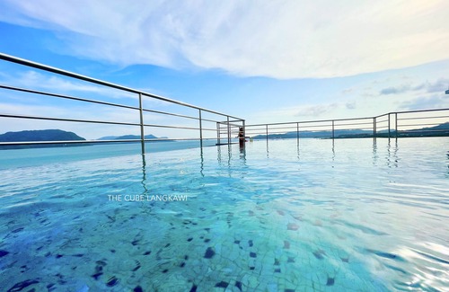 Kuah Apartment | Seaview Cube lll w/Sky Pool