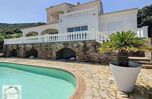 Tomino Hotel | Seaview villa Marlau