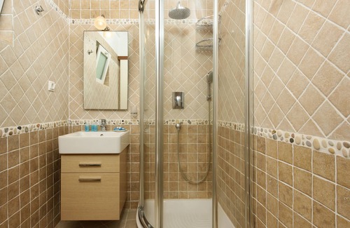 Agios Gordios House | Sebastians Family Hotel & Taverna