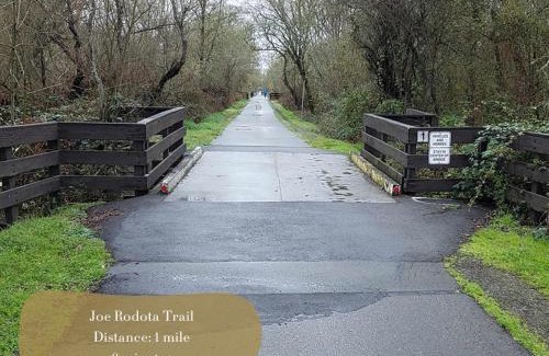 Graton House | Sebastopol Hot Tub BBQ Nature & Family Fun