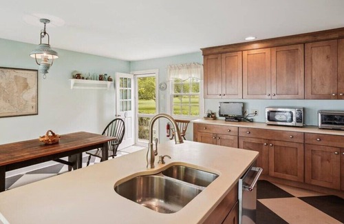 Unionville House | Secluded 1870s farmhouse full of historic charm + breathtaking waterfront views!