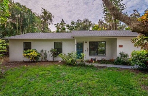 Osprey House | Secluded 3R Pool Home Retreat Near Sarasota
