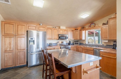 Three Points House | Secluded 4BR/3BA Desert Retreat - Scenic Mountain Views & Private Outdoor Space