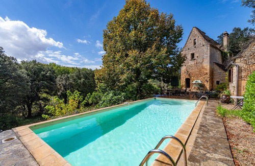 Les Eyzies House | Secluded 5 Bedroom Woodland Villa with Pool