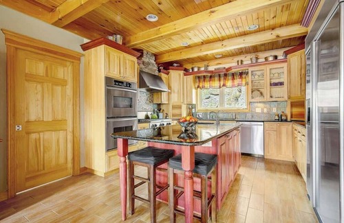 Morrison House | Secluded and Spacious Mountain Getaway