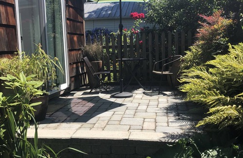 Phinney Ridge Cottage | Secluded Backyard Cottage on Walkable Phinney Ridge