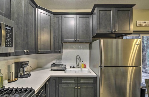 Butte Meadows Cabin | Secluded Butte Meadows Cabin w/Deck & Grill!