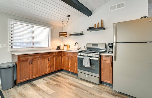 Friendship Cabin | Secluded Cabin ~ 15 Mi to Castle Rock Lake!