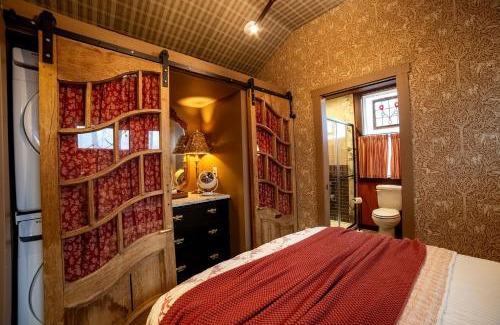 Monteagle House | Secluded Cabin in the Woods in Monteagle, Tennessee