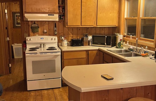 Everts Cabin | Secluded cabin on 20 acres of wooded paradise includes pontoon boat