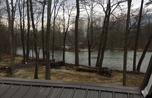 Millmont Cabin | Secluded Cabin on the banks of the world-famous Penns Creek