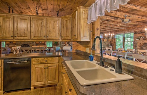 Pickens Cabin | Secluded Cabin w/Spacious Kitchen & Dining Area!