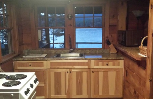 Alton Bay Cottage | Secluded cozy cottage - NH Lakes Region