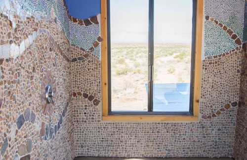 Ridgecrest Cabin | Secluded Desert House-Gateway to Death Valley