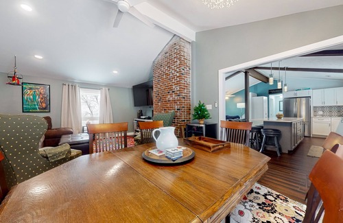 Wilmington House | Secluded dog-friendly home with two living rooms, chef's kitchen, smart TVs, W/D