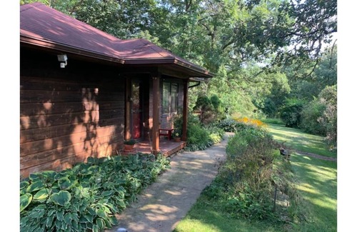 Edmund House | Secluded Driftless Area Getaway on 30 Wooded Acres
