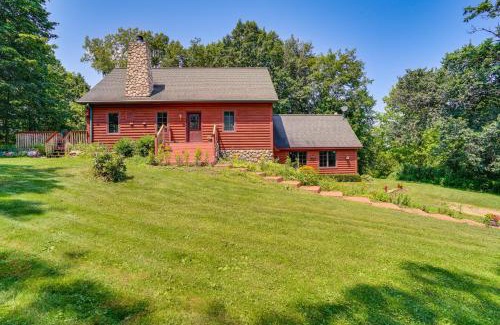 Ellsworth Apartment | Secluded Ellsworth Apartment - Hiking Nearby!
