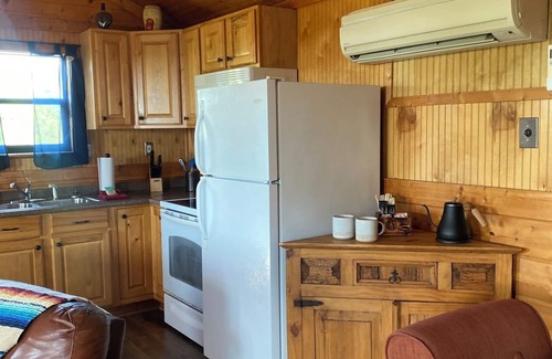 Paluxy Cabin | Secluded Escape with scenic views & hot tub
