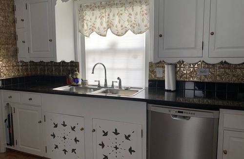 Canandaigua House | Secluded European Style 1810 Mansion minutes to the lake, sleeps 15