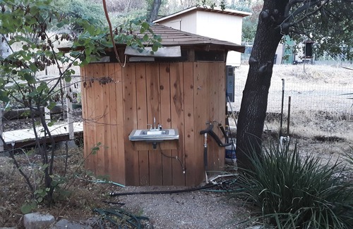 Redding Cabin | Secluded furnished cabin in woods next to seasonal creek in Shasta lake city.