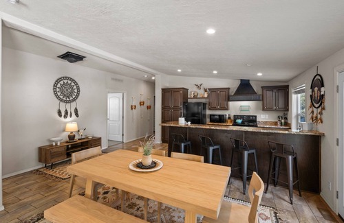 Lazy Acres House | Secluded home 7 minutes from YNP- Dreamcatcher