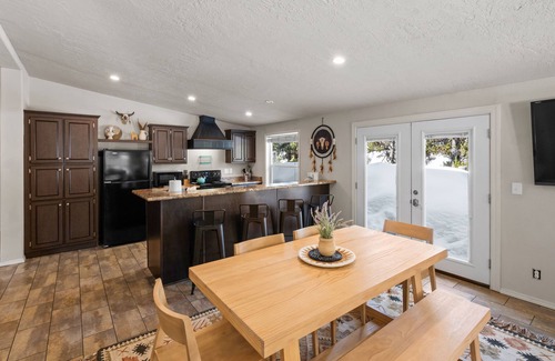 Lazy Acres House | Secluded home 7 minutes from YNP- Dreamcatcher
