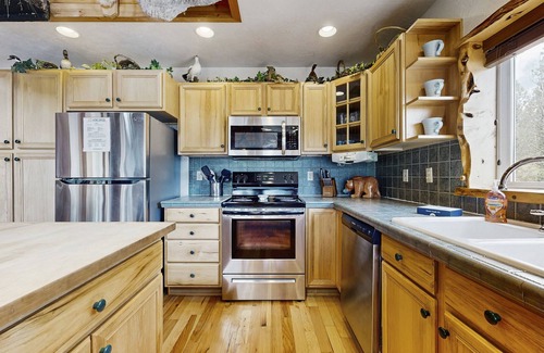 New Meadows House | Secluded hunting lodge with amazing mounted collection, deck & firepit - dogs OK