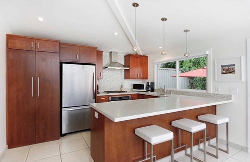 La Jolla Shores Cottage | Secluded La Jolla Shores Mid-Century Modern, Steps To Beach,n5 Star Reviews!