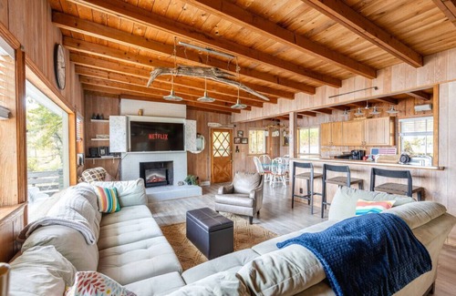 Mount Juliet Apartment | Secluded Lakefront Retreat 30 min to DT Nashville