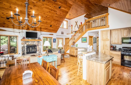 Woodruff House | Secluded lakefront cabin with deck, dock, fireplace, kayak, canoe, & WiFi