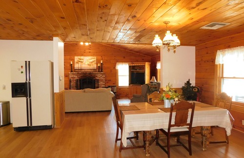 Posey House | Secluded log home on horse ranch in Sequoia National Forest, Posey, CA