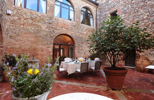 Ville di Corsano Villa | Secluded luxury villa in spectacular Sienese countryside