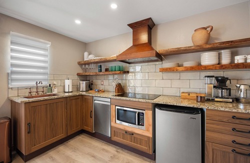 Wimberley Villa | Secluded Luxury Couples cabin Sauna Pool