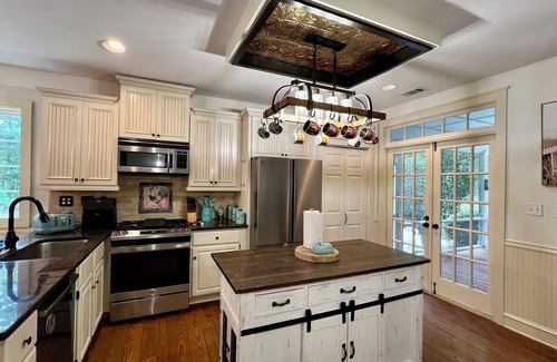 Melrose on the Beach House | Secluded Melrose Getaway No Fees Sleeps 12!nn