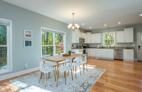 Fletcher Cottage | Secluded Mountain Cottage w HOT TUB near Asheville