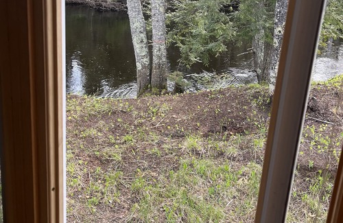 Gwinn Cabin | Secluded private cozy cabin on the Escanaba River