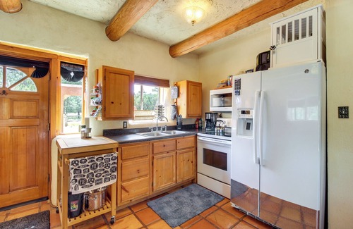 Ramah Cottage | Secluded Ramah Cottage: Patios & Outdoor Fireplace