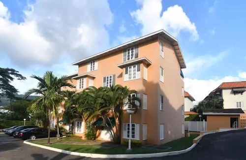 Saint Andrew Apartment | Secluded Ravinia Gem in Kingston 6