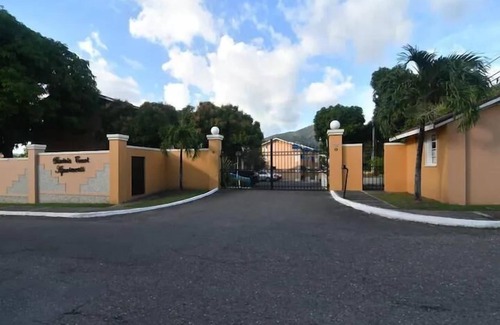 Saint Andrew Apartment | Secluded Ravinia Gem in Kingston 6