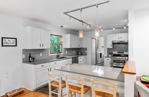 Saugatuck Cottage | Secluded Saugatuck Retreat: Hot Tub, 3.5 Acres, Trails, Dog-Friendly