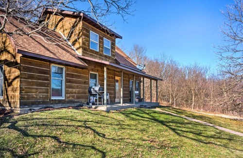 Bellevue House | Secluded Spragueville Cabin by ATV Trails and River!