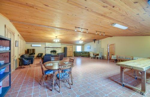 Medina House | Secluded Texas Hill Country Vacation Rental - Deck