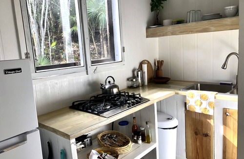 Gregory Town Cottage | Secluded waterfront cottage