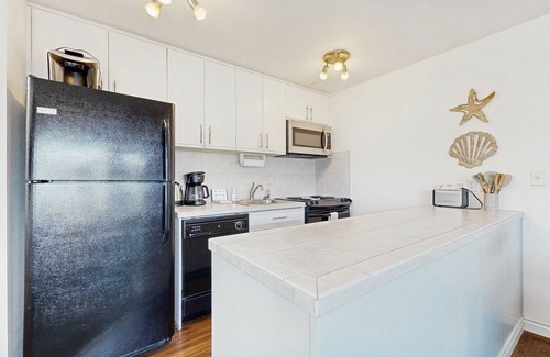 Historic Bayfront Condo | Second Floor Condo with Marina View, High-Speed WiFi, Water View, and Balcony