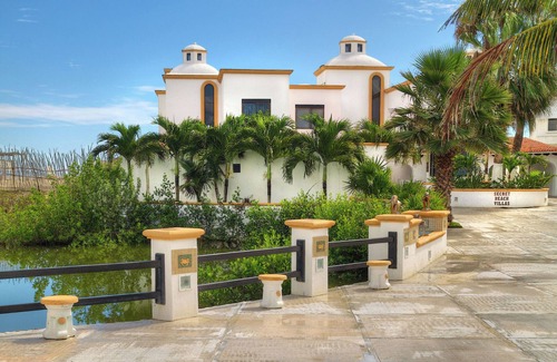 Playa del Secreto Villa | Secret Beach Boat Villa - on Beach - Private Pool - Owner is a Chef - Very Safe!