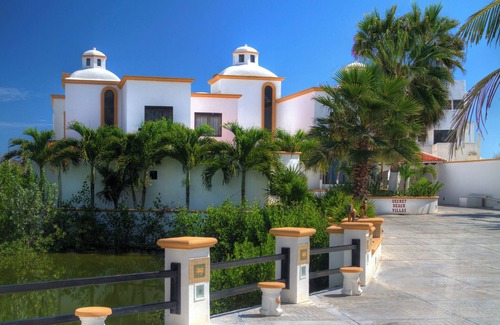 Playa del Secreto Villa | Secret Beach Shell Villa - on Beach - Private Pool - Owner is a Chef - Very Safe