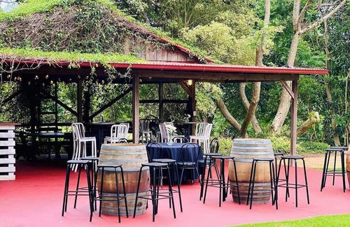 North Tamborine Cabin | Secret Garden Couples Retreat in a romantic wedding estate